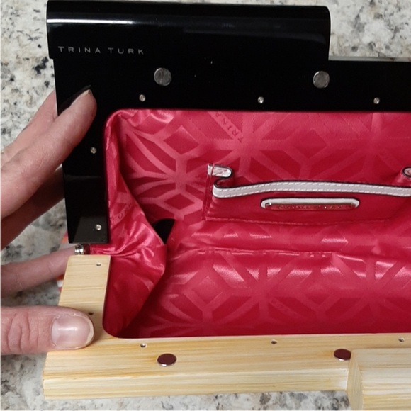 ✨🌴 Trina Turk Azulejo Sunset clutch🌴✨ NWOT $298 - Picture 6 of 7
